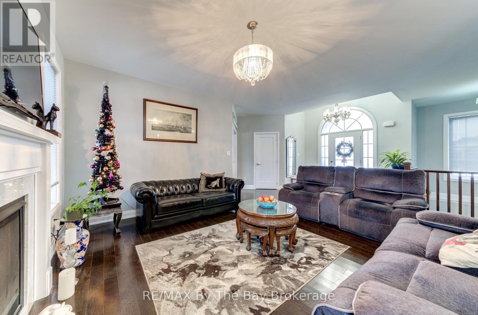 16 Walnut Drive, Wasaga Beach, Ontario  L9Z 0A9 - Photo 6 - S12114816