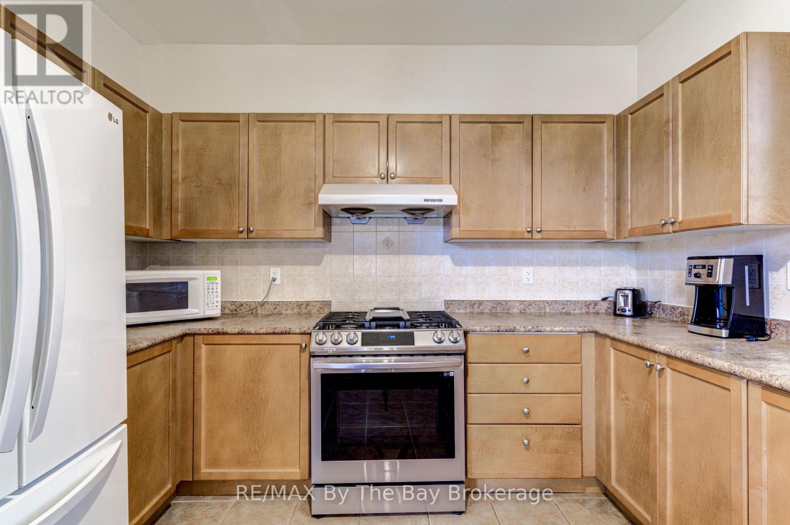 14 Surfside Crescent S, Collingwood, Ontario  L9Y 4Z8 - Photo 17 - S12114852