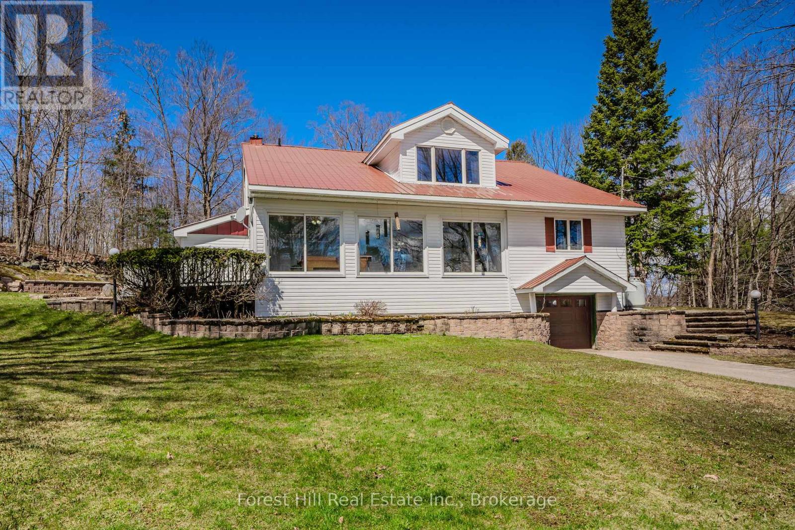 53 Todholm Drive, Muskoka Lakes, Ontario  P0B 1J0 - Photo 2 - X12114829
