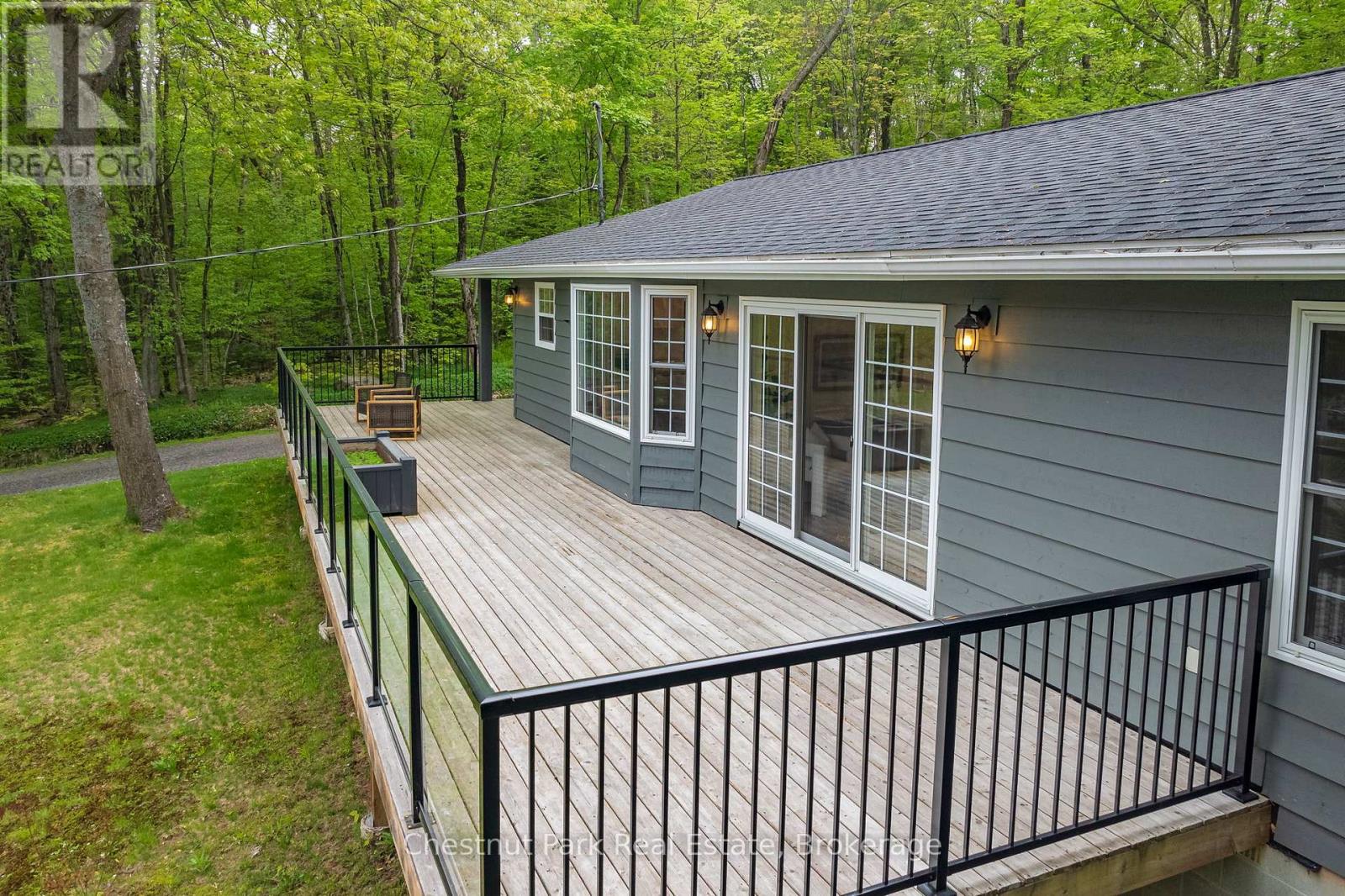 16 Clifford St Street, Seguin, Ontario P0C 1J0 - Photo 33 - X12114847