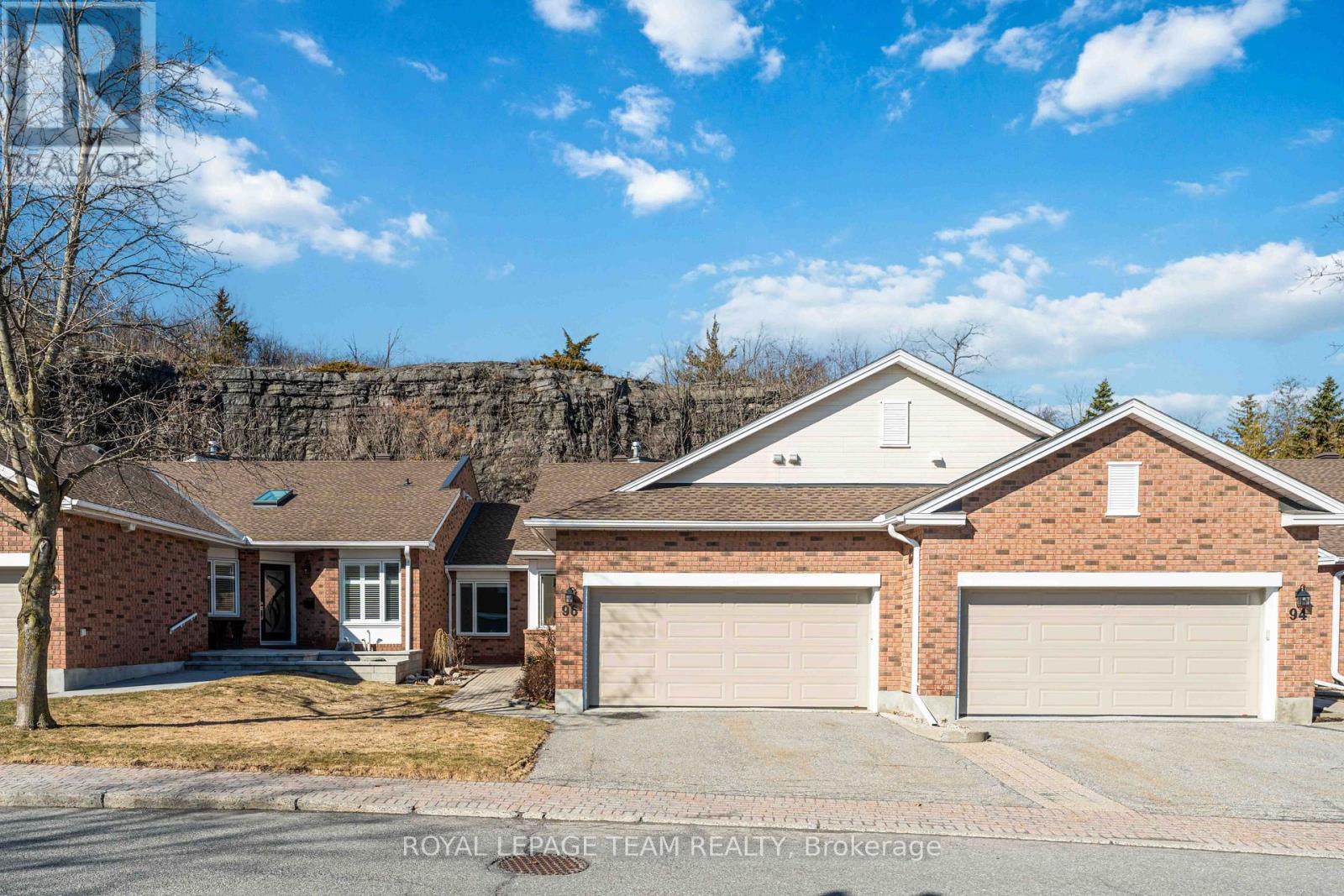 Property at 96 DARLINGTON PRIVATE image 2