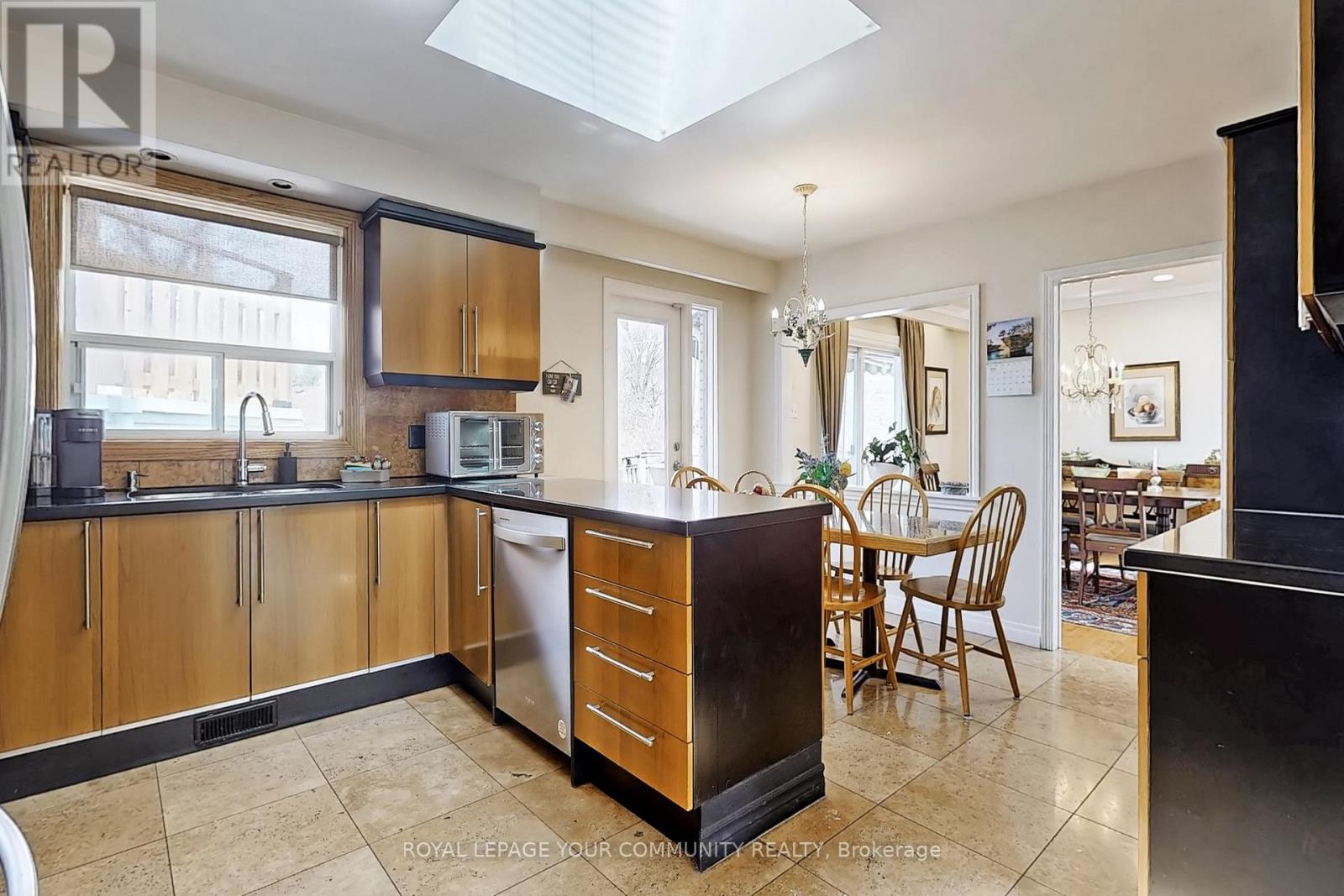 14 Restwell Crescent, Toronto, Ontario  M2K 2A2 - Photo 11 - C12114850