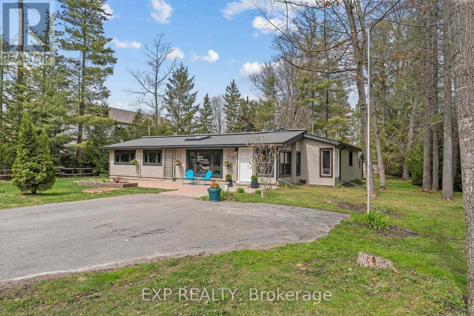 Property at 10 MAPLEWOOD LANE image 1