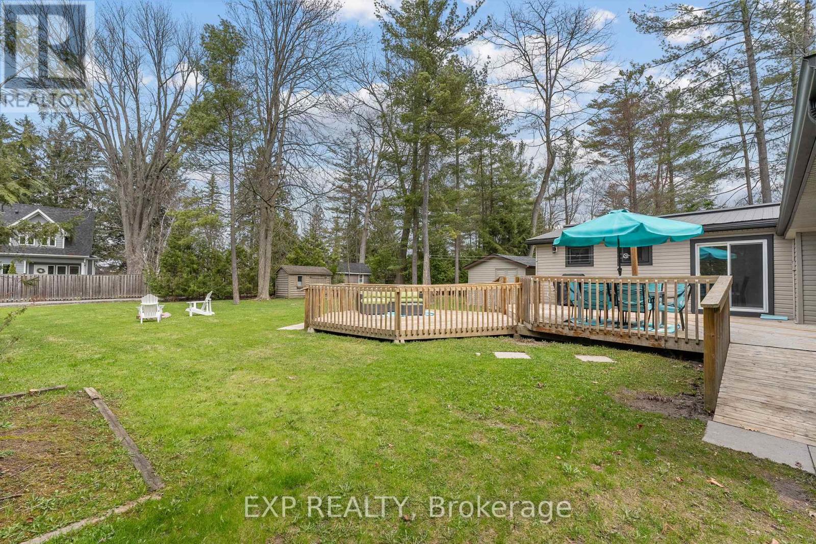 Property at 10 MAPLEWOOD LANE image 5