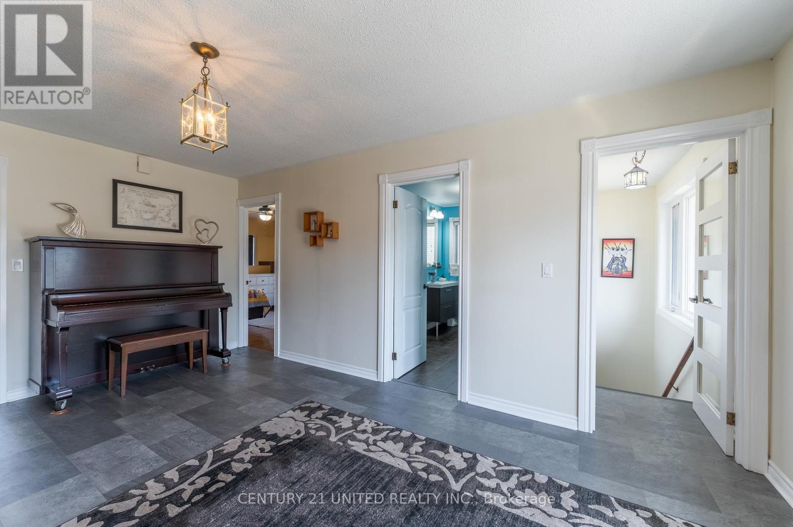 62 Young Street, Port Hope, Ontario  L1A 1M6 - Photo 8 - X12037945
