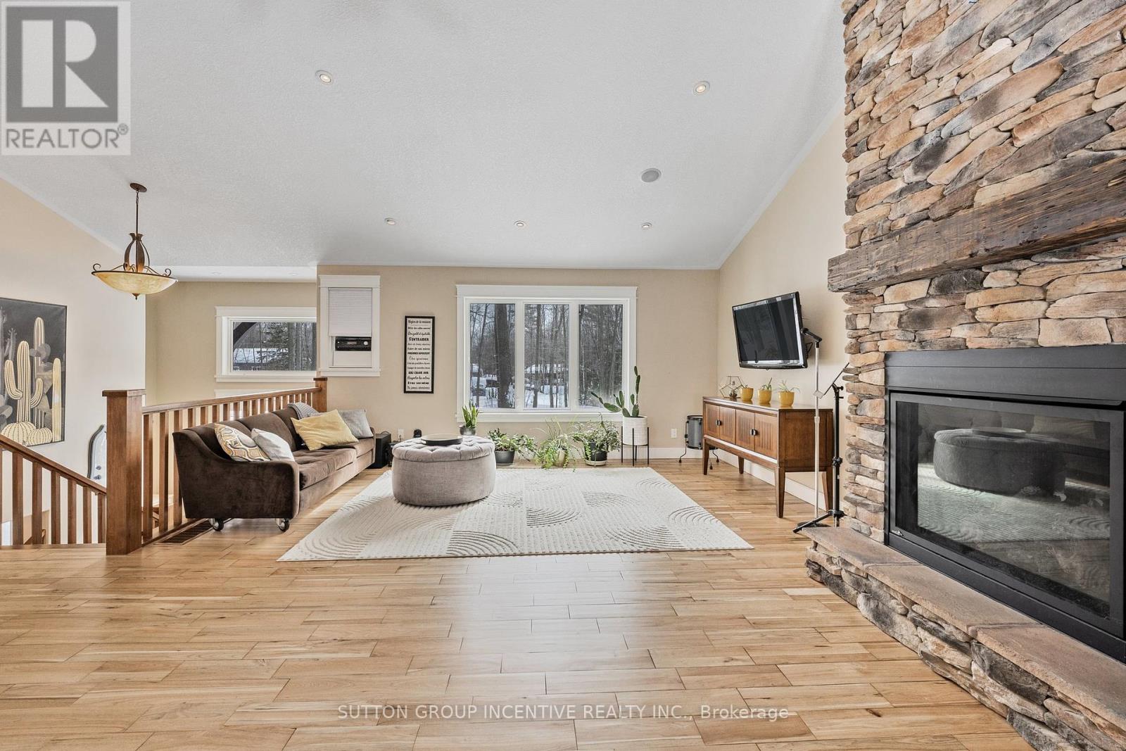 48 Tall Pines Drive, Tiny, Ontario  L9M 0H4 - Photo 8 - S12114828