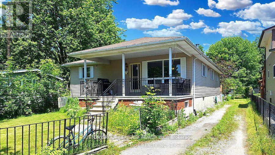 29 Lake Avenue, Ramara, Ontario  L0K 1B0 - Photo 2 - S12114858