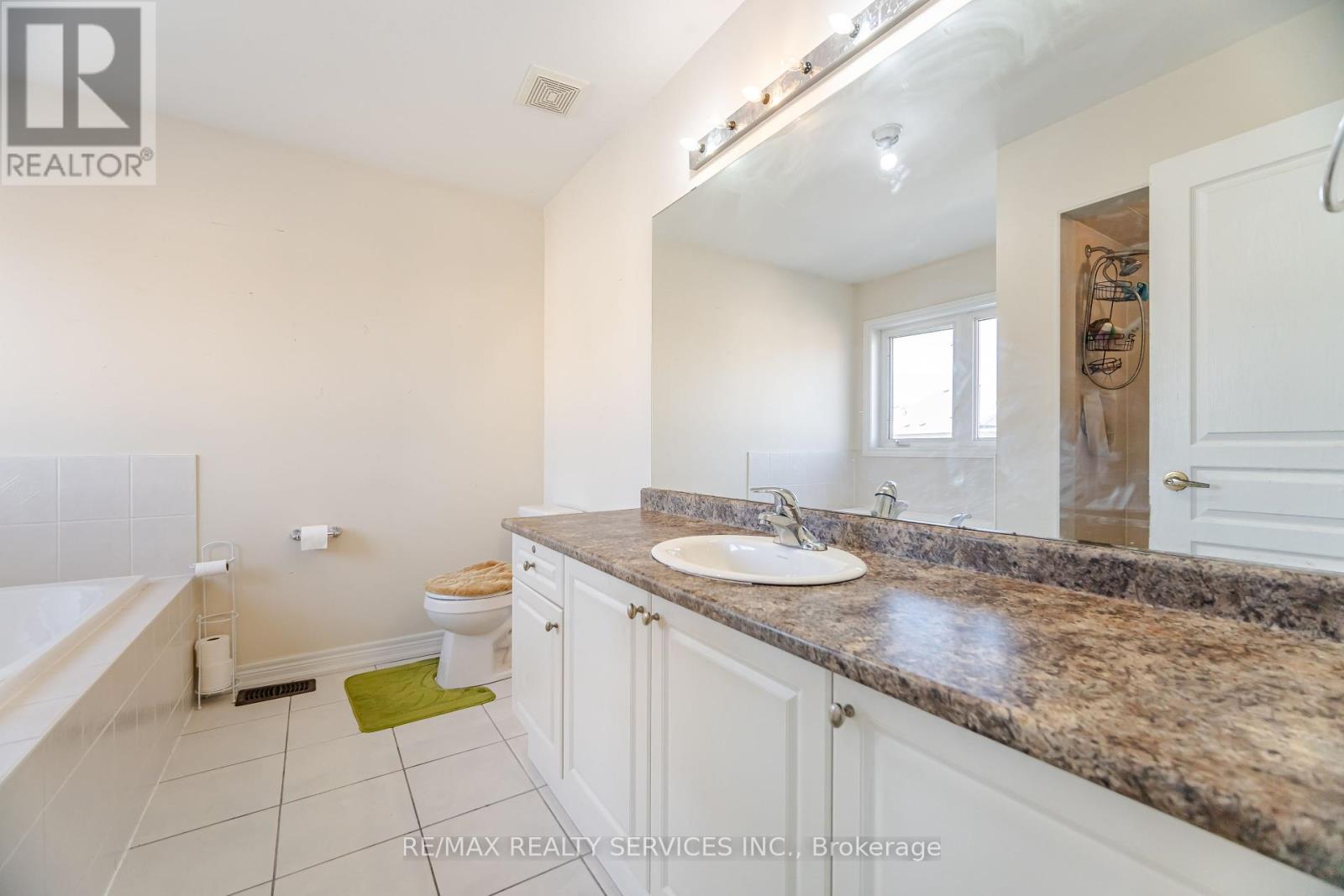 90 Meltwater Crescent, Brampton, Ontario  L6P 3W5 - Photo 21 - W12111480