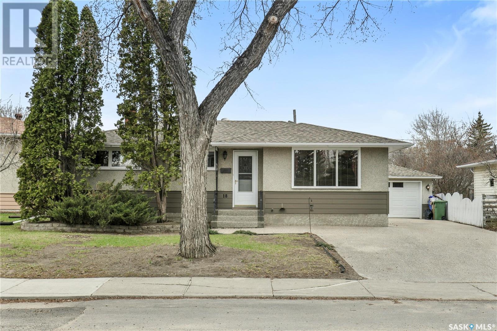 Property at 18 Halleran CRESCENT image 1