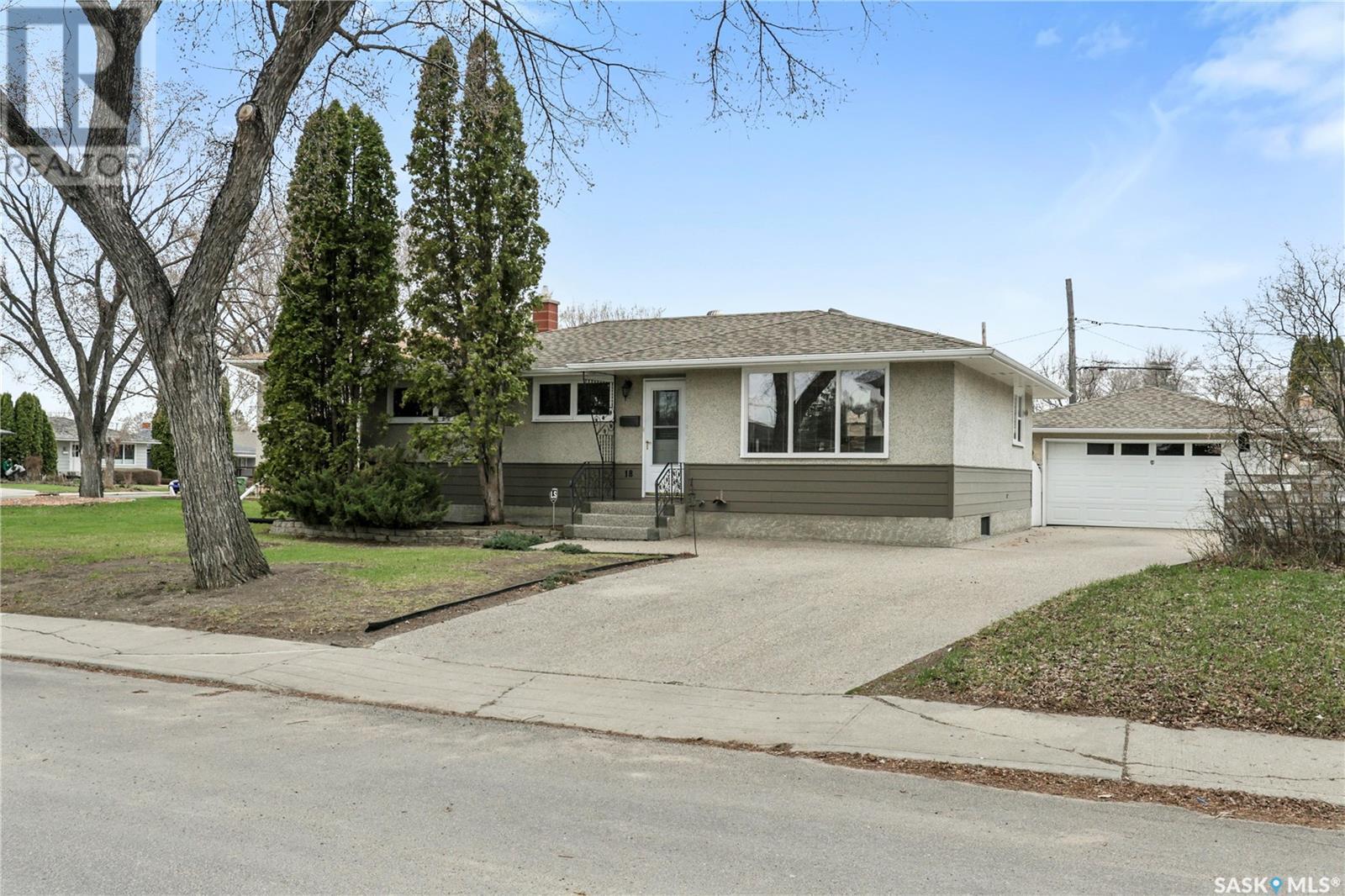 Property at 18 Halleran CRESCENT image 2