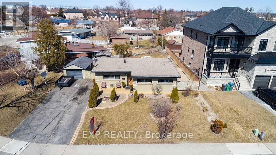 7501 Homeside Gardens, Mississauga, Ontario  L4T 2A8 - Photo 10 - W12114895