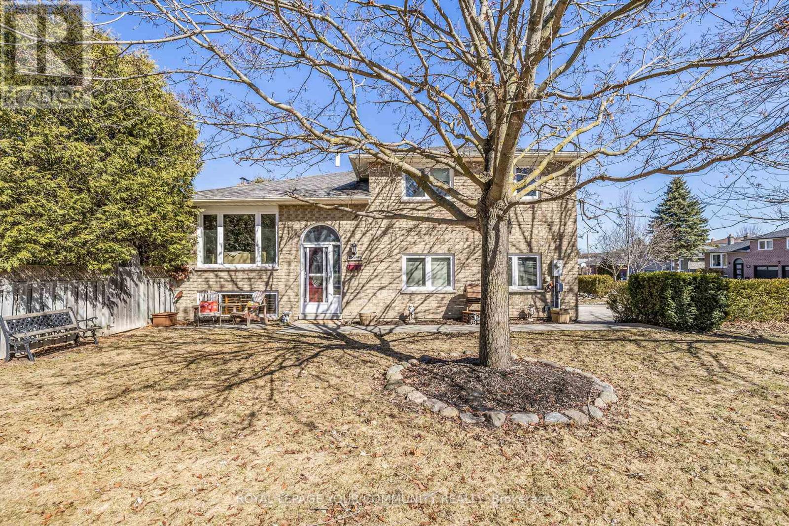 Property at 69 WOOD CRESCENT image 3