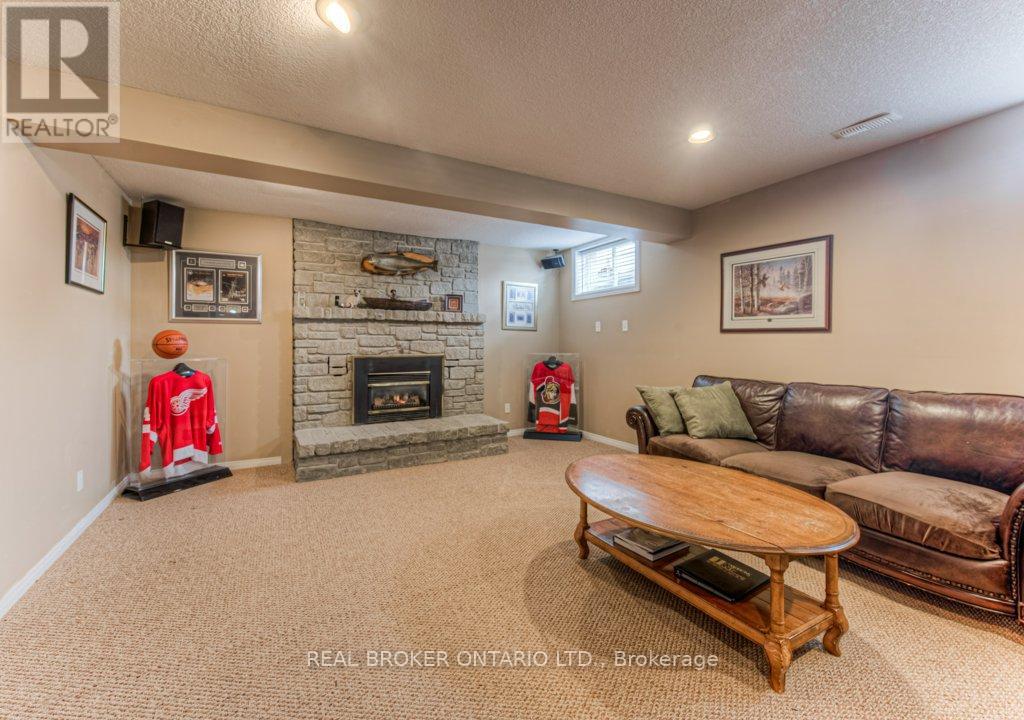 593 Guildwood Place N, Waterloo, Ontario  N2K 3M3 - Photo 27 - X12024734