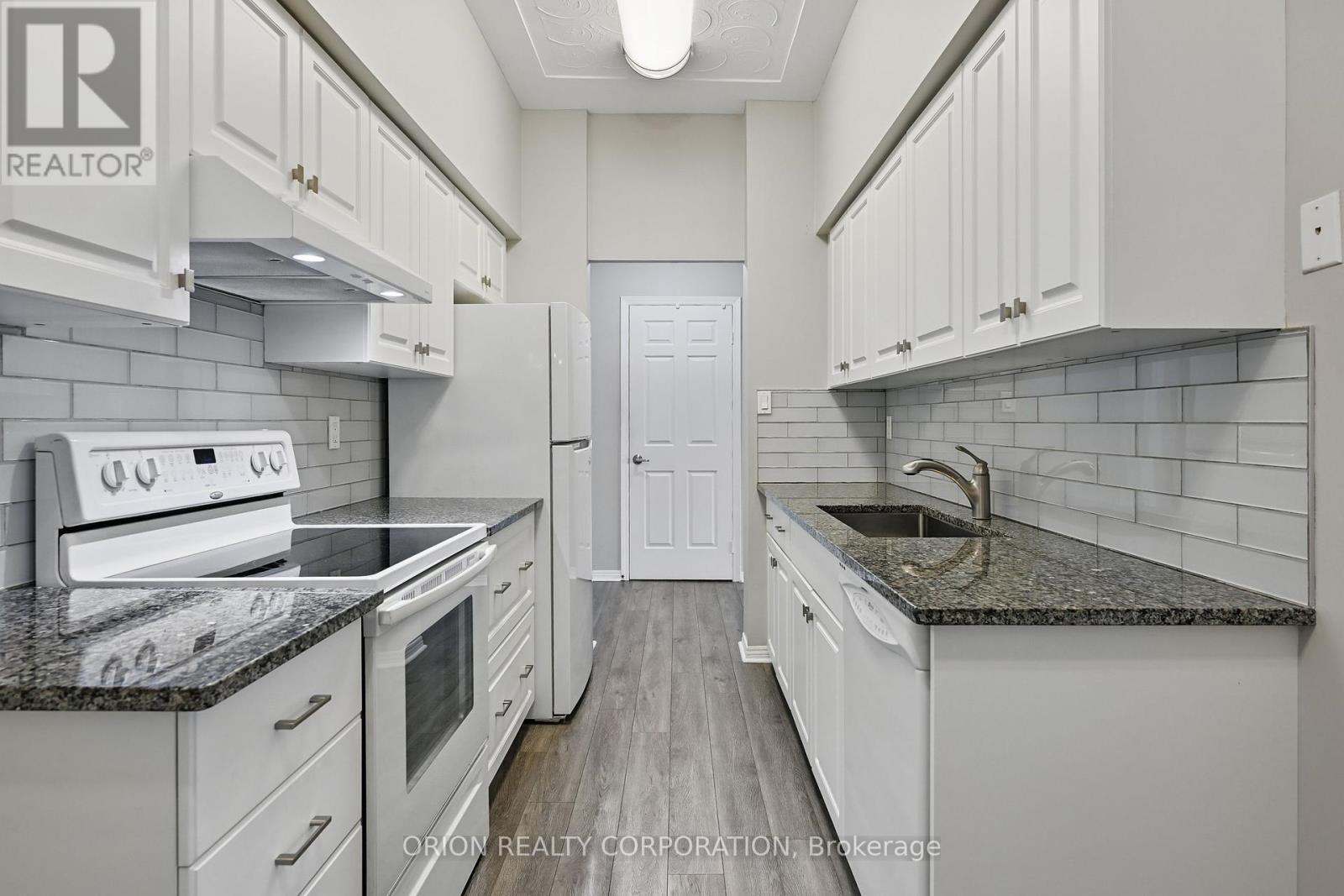 Property at 104 - 30 HARRISFORD STREET image 3