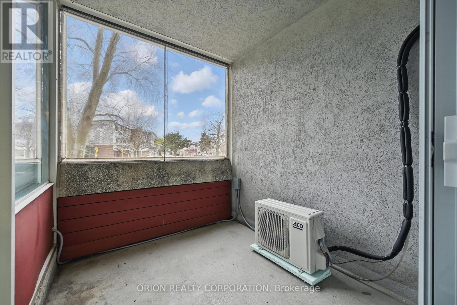 104 - 30 Harrisford Street, Hamilton, Ontario  L8K 6M9 - Photo 8 - X12114880