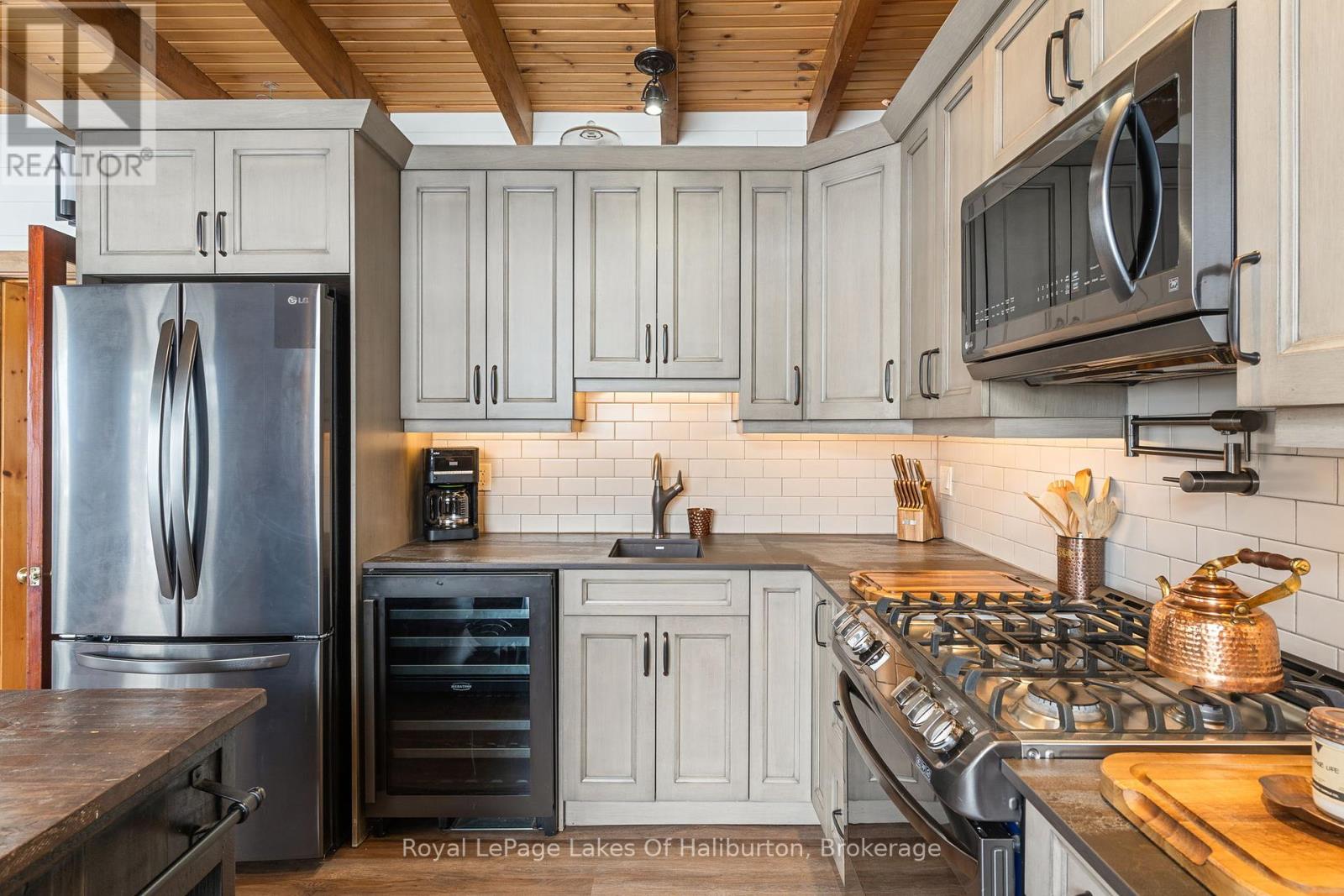 1085 Triple Creek Lane, Algonquin Highlands (Stanhope), Ontario  K0M 1S0 - Photo 20 - X12074277