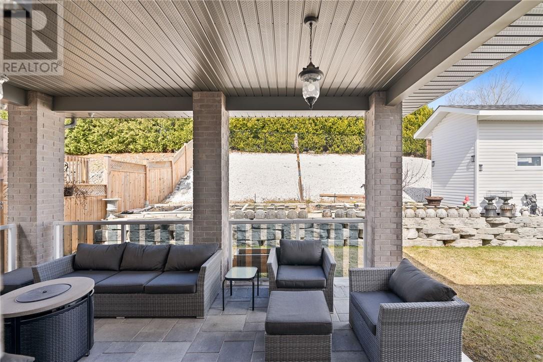 Property at 1473 Montrose Avenue image 4