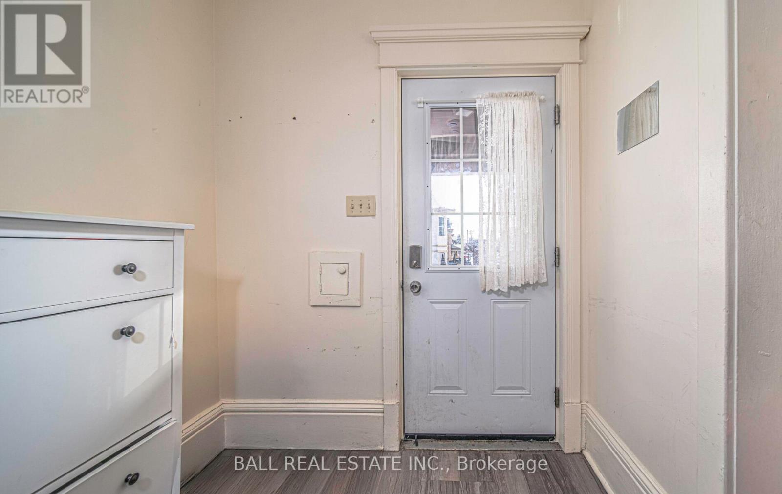 306 Simcoe Street, Peterborough, Ontario K9H 2J2 - Photo 5 - X12114923