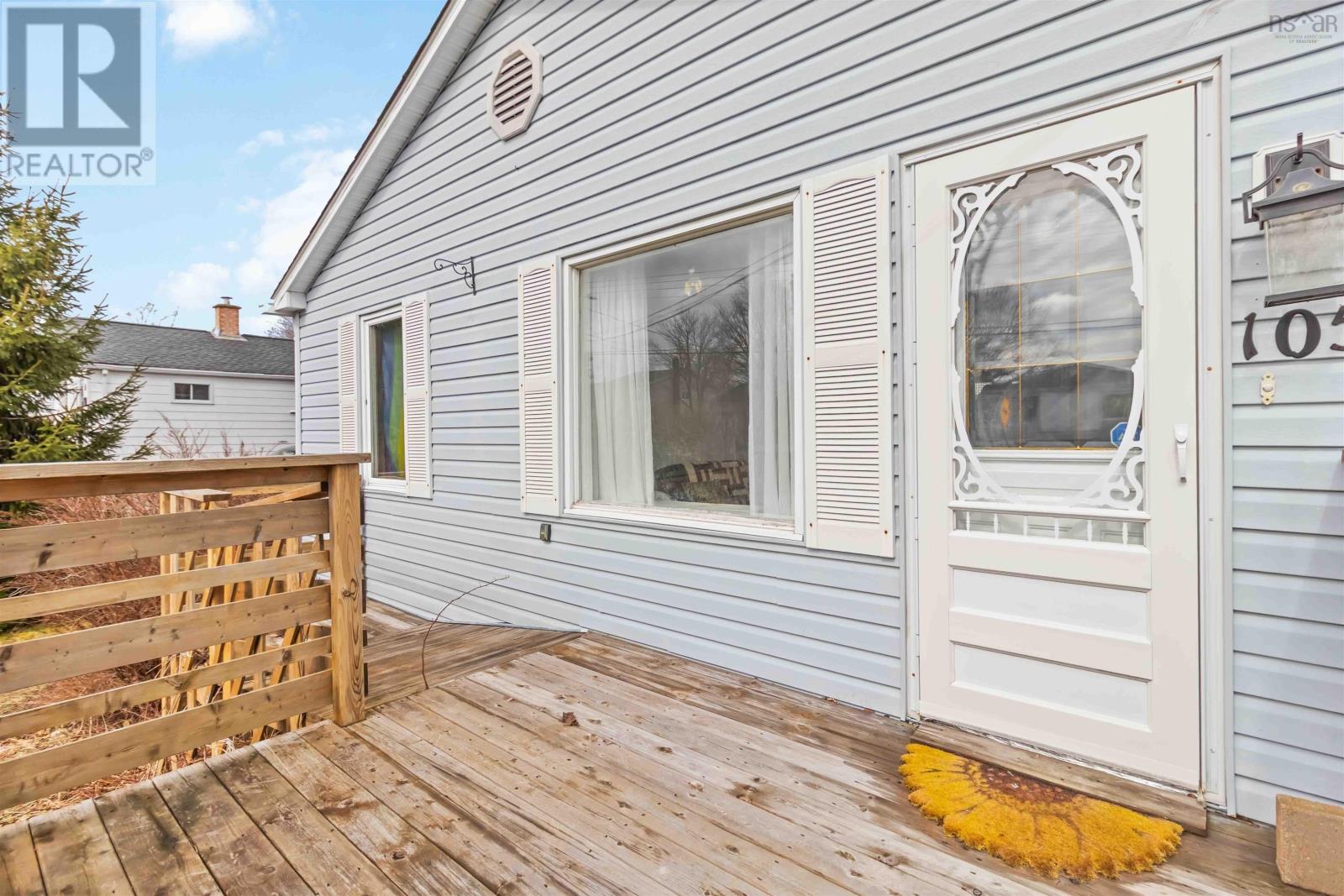 Property at 105 Rosedale Avenue image 3