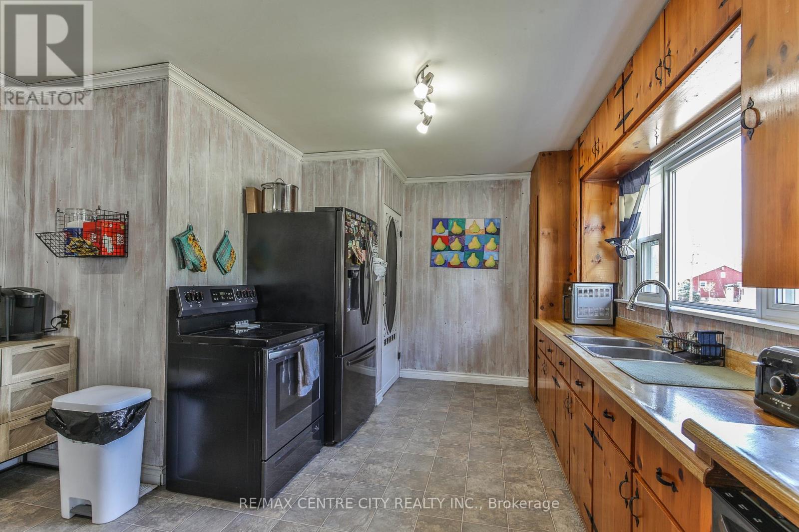 10 Elm Street, Bayham, Ontario N0J 1Z0 - Photo 6 - X12114963