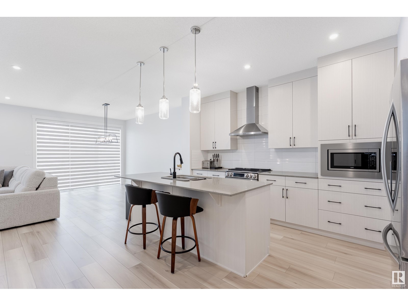 Property at 22056 80 AV NW image 5