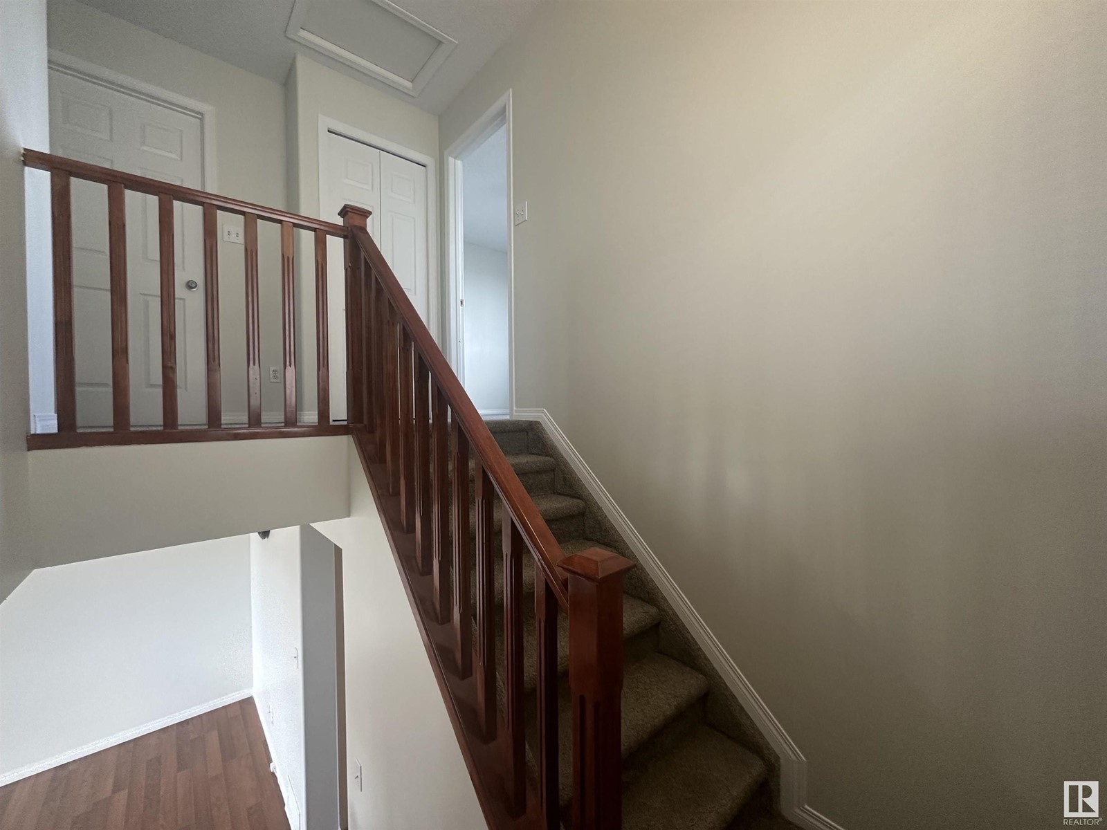 Property at 2536 30 AV NW image 1