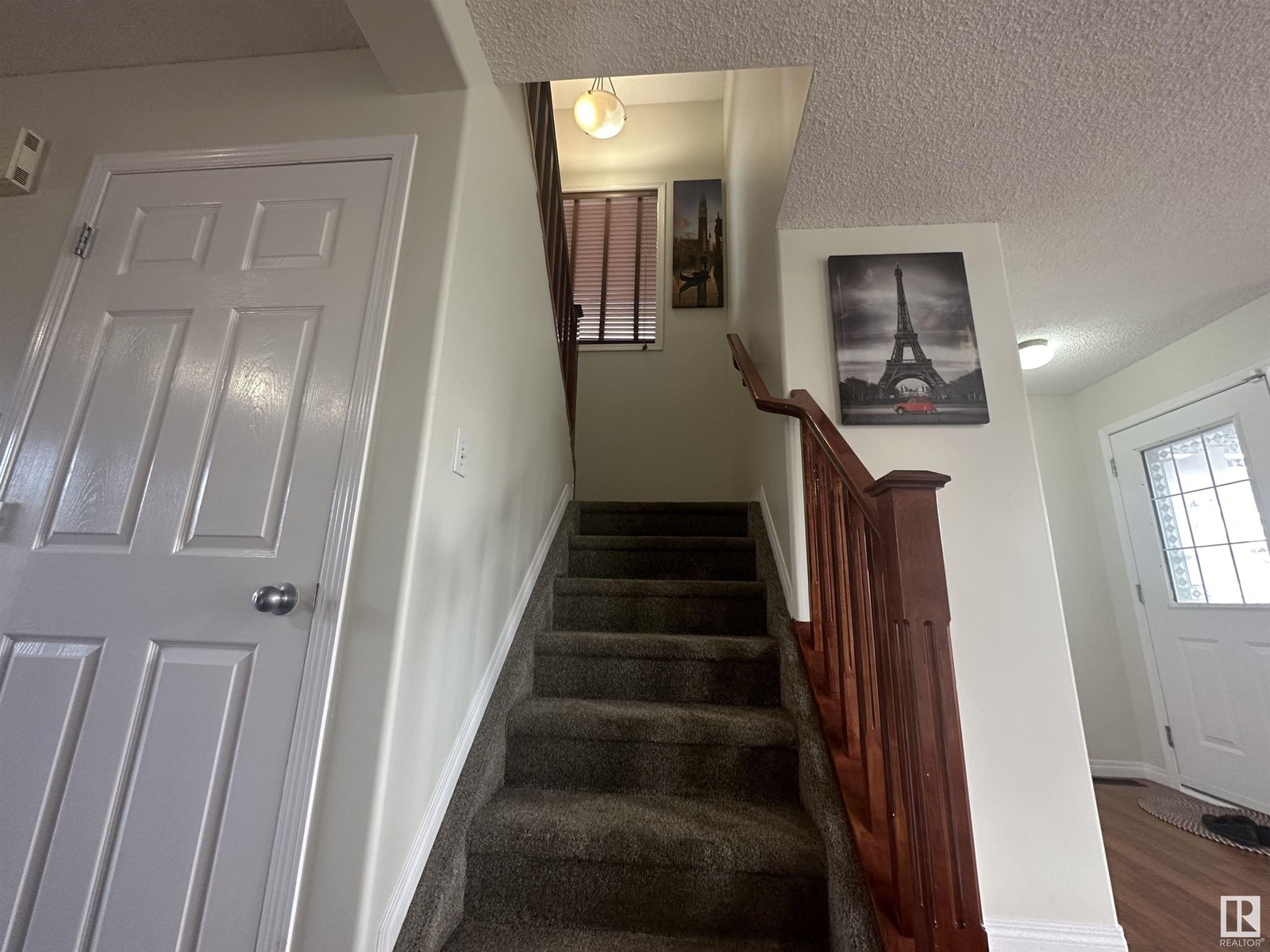 Property at 2536 30 AV NW image 4
