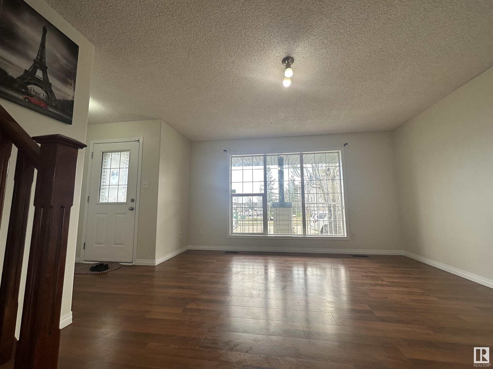 Property at 2536 30 AV NW image 2