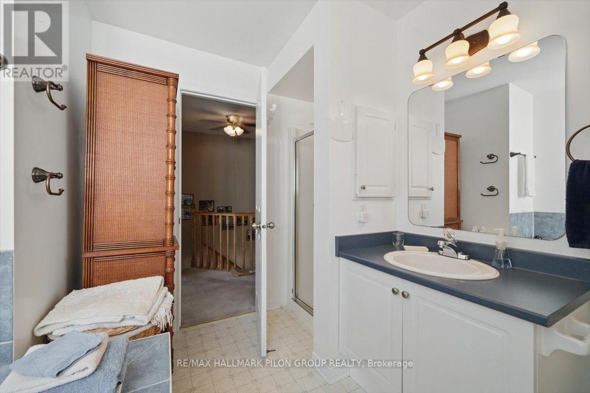 903 Markwick Crescent, Ottawa, Ontario  K4A 4H9 - Photo 14 - X12114922