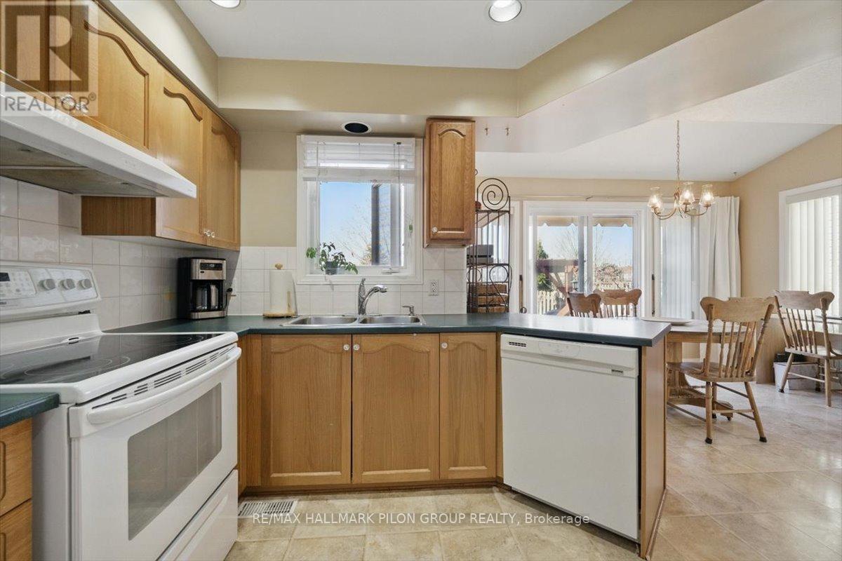 903 Markwick Crescent, Ottawa, Ontario  K4A 4H9 - Photo 9 - X12114922
