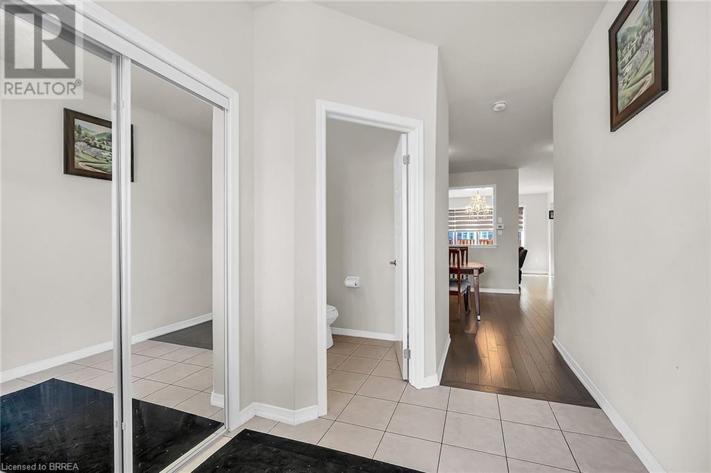 68 Cooke Avenue, Brantford, Ontario N3T 0S1 - Photo 7 - 40722481