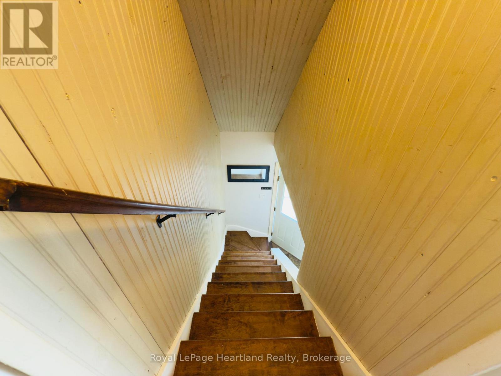 32 Regina Road, Huron East (Vanastra), Ontario  N0M 1L0 - Photo 24 - X12114908