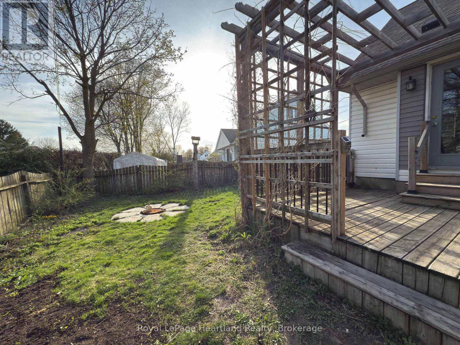 32 Regina Road, Huron East (Vanastra), Ontario  N0M 1L0 - Photo 37 - X12114908