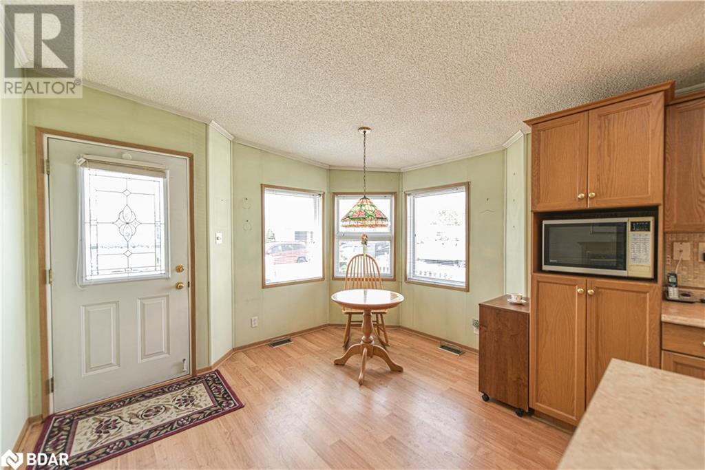 4101 Wesley Street, Severn, Ontario  L3V 0V4 - Photo 3 - 40722292