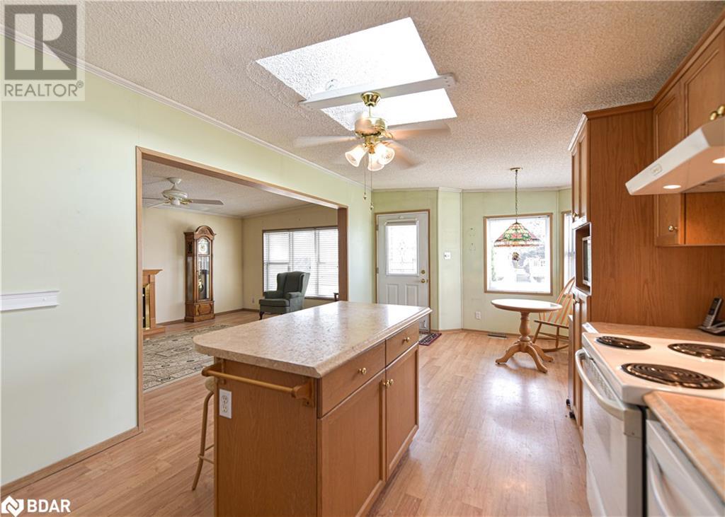 4101 Wesley Street, Severn, Ontario  L3V 0V4 - Photo 6 - 40722292