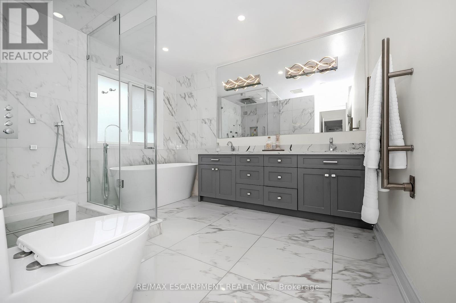 2728 Guilford Crescent, Oakville, Ontario  L6J 6Z8 - Photo 19 - W12114059