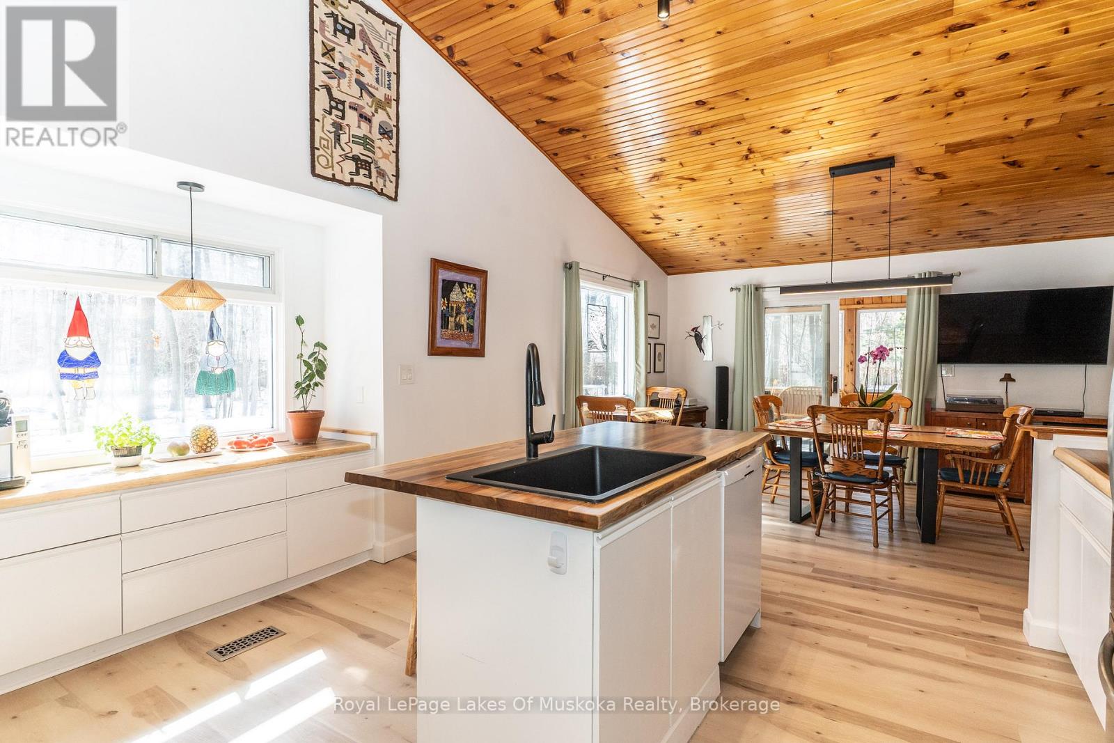 200 Tiffany Trail, Gravenhurst, Ontario  P1P 1A6 - Photo 16 - X12083174