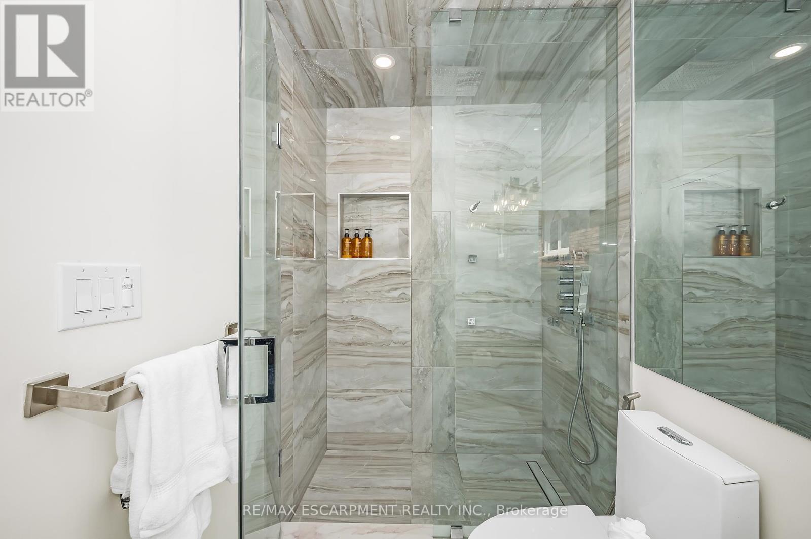 2728 Guilford Crescent, Oakville, Ontario  L6J 6Z8 - Photo 22 - W12114059