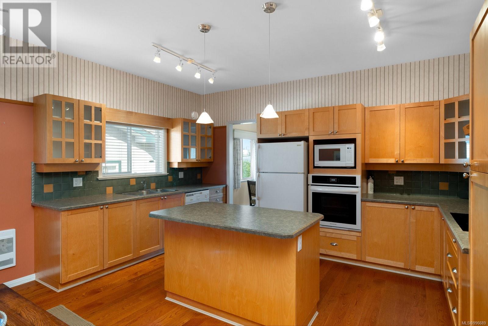 13 2235 Harbour Rd, Sidney, British Columbia  V8L 2P7 - Photo 11 - 996689