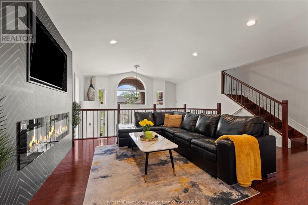Property at 957 BANWELL image 5