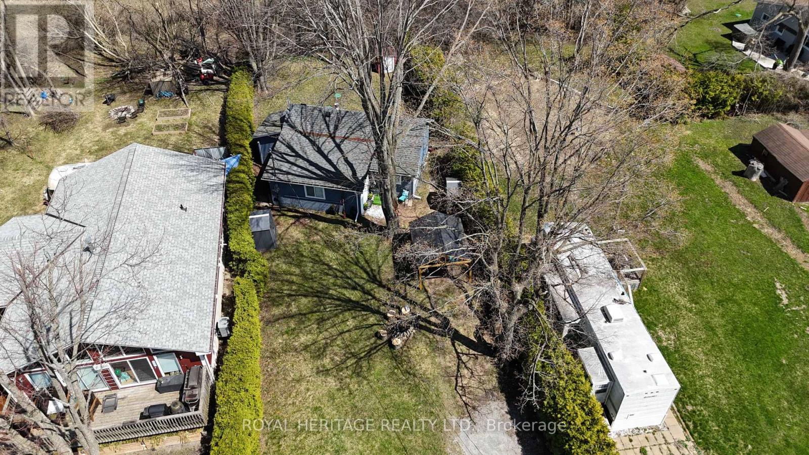 77 Blue Heron Drive, Georgina, Ontario L0E 1N0 - Photo 8 - N12112042