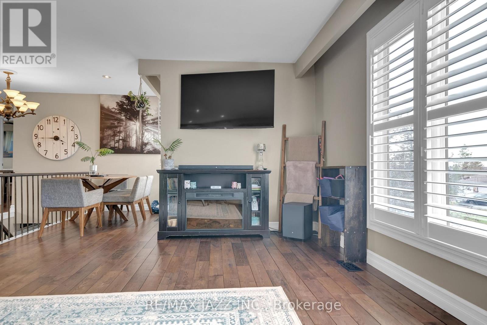 2046 Meadowview Road, Peterborough East, Ontario K9L 1S4 - Photo 12 - X12103768
