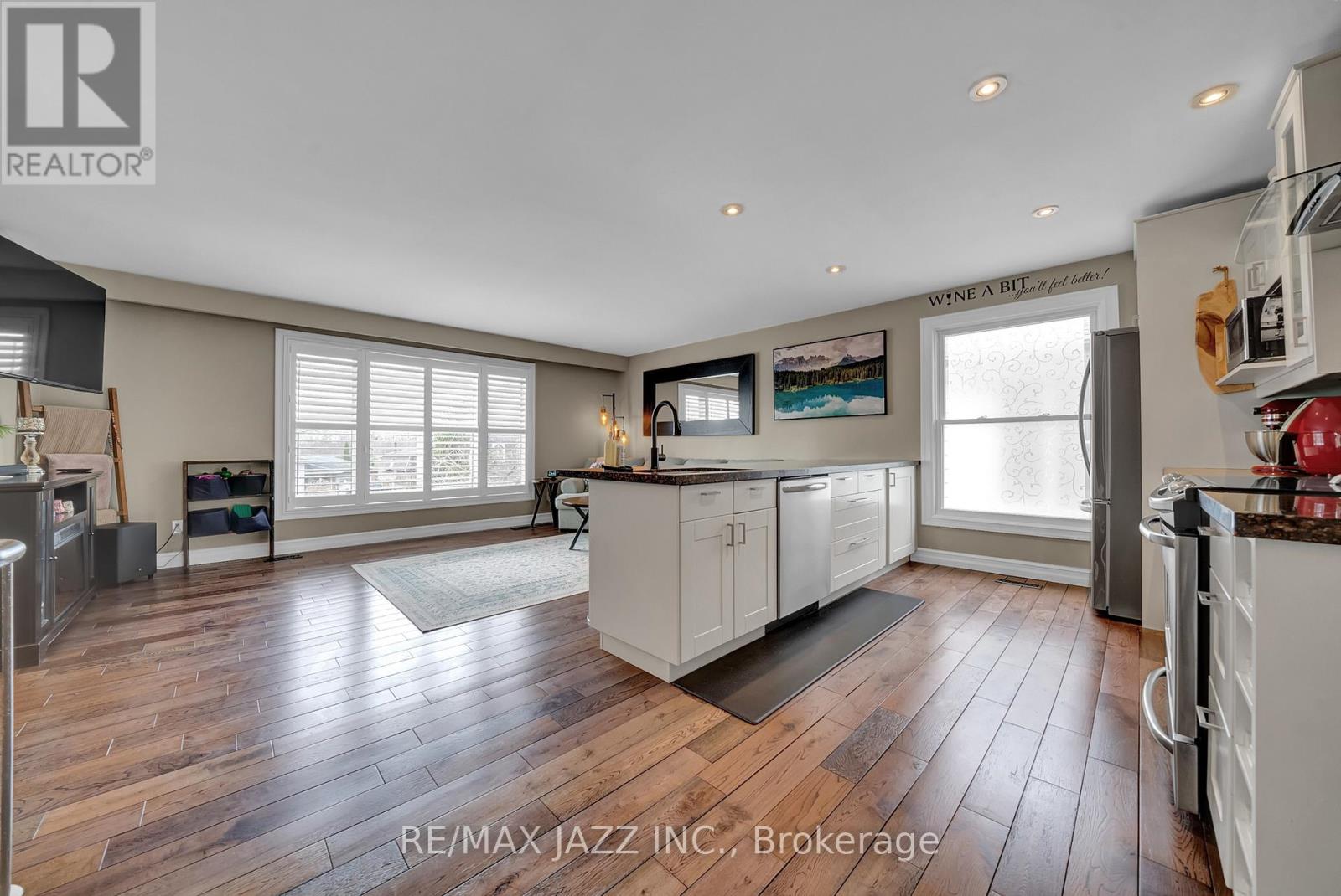 2046 Meadowview Road, Peterborough East, Ontario K9L 1S4 - Photo 6 - X12103768