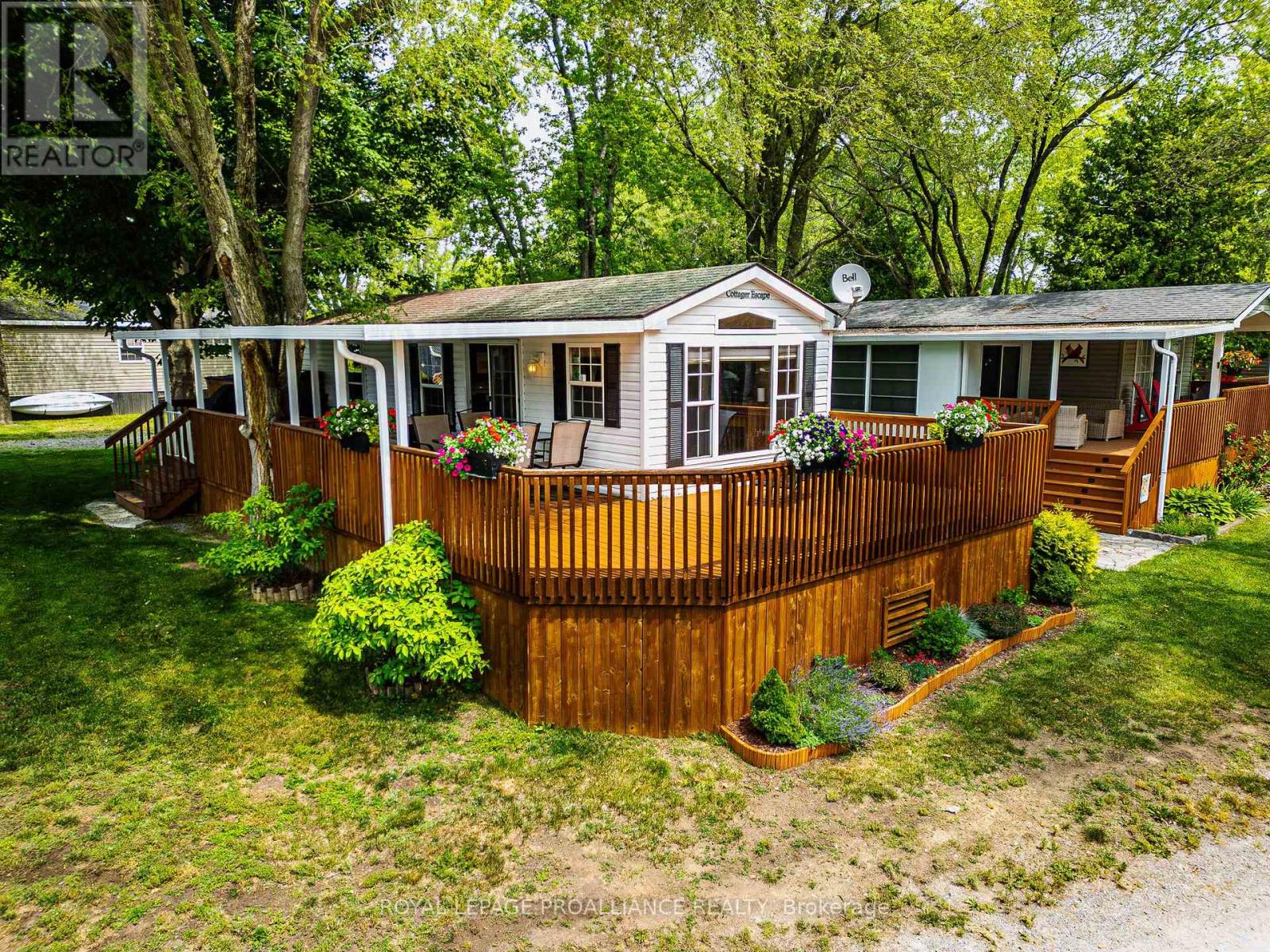 486 Cty Rd 18 - 14 Cove Bay Lane, Prince Edward County, Ontario  K0K 1P0 - Photo 4 - X12072082