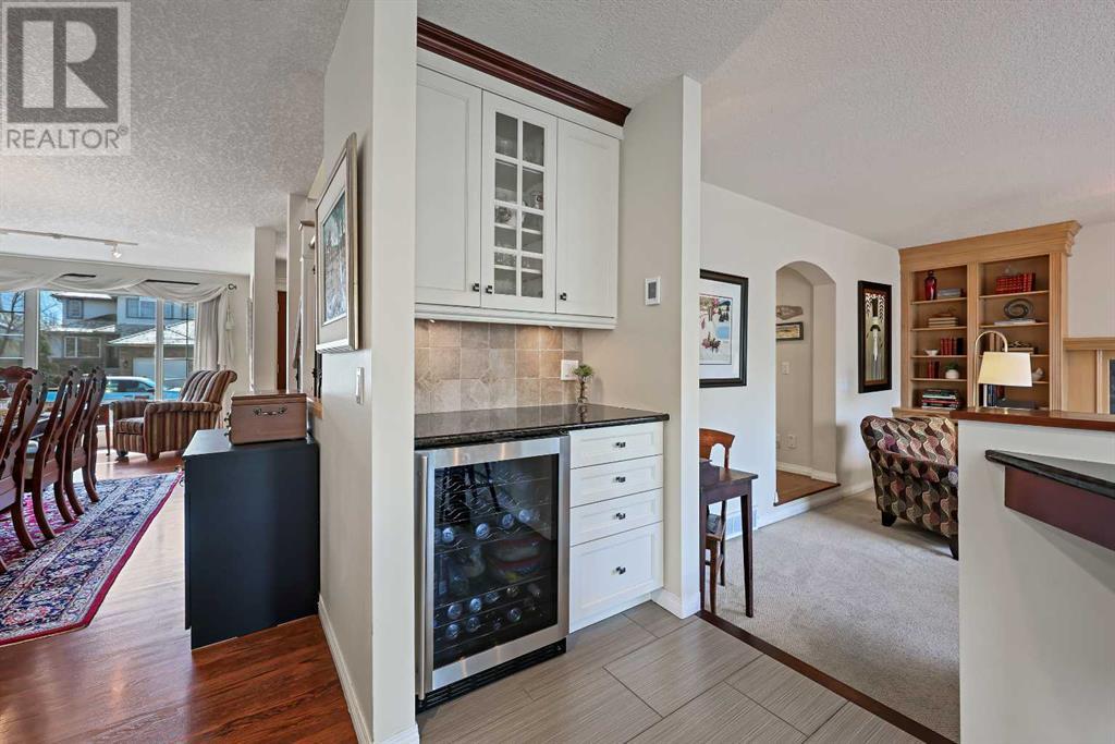 154 Valley Glen Heights Nw, Calgary, Alberta  T3B 5S8 - Photo 10 - A2211459