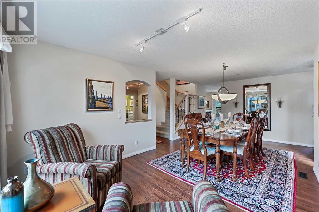 Property at 154 Valley Glen Heights NW image 3