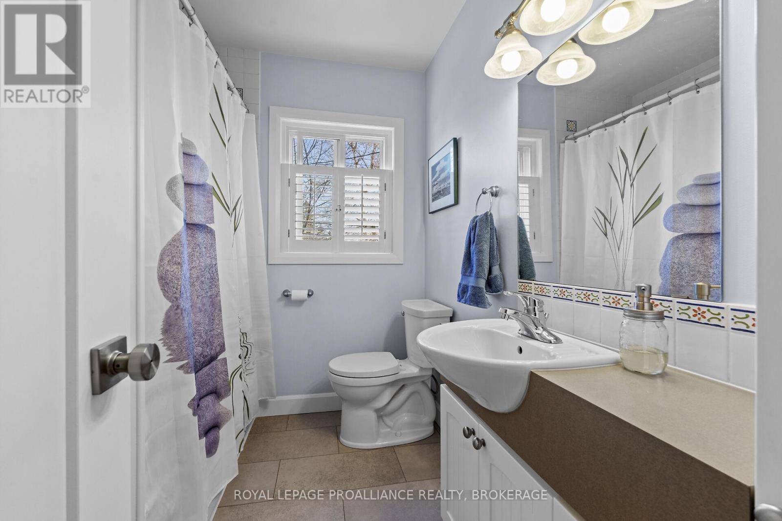 37 Robert Wallace Drive, Kingston, Ontario  K7M 1X7 - Photo 17 - X12115052
