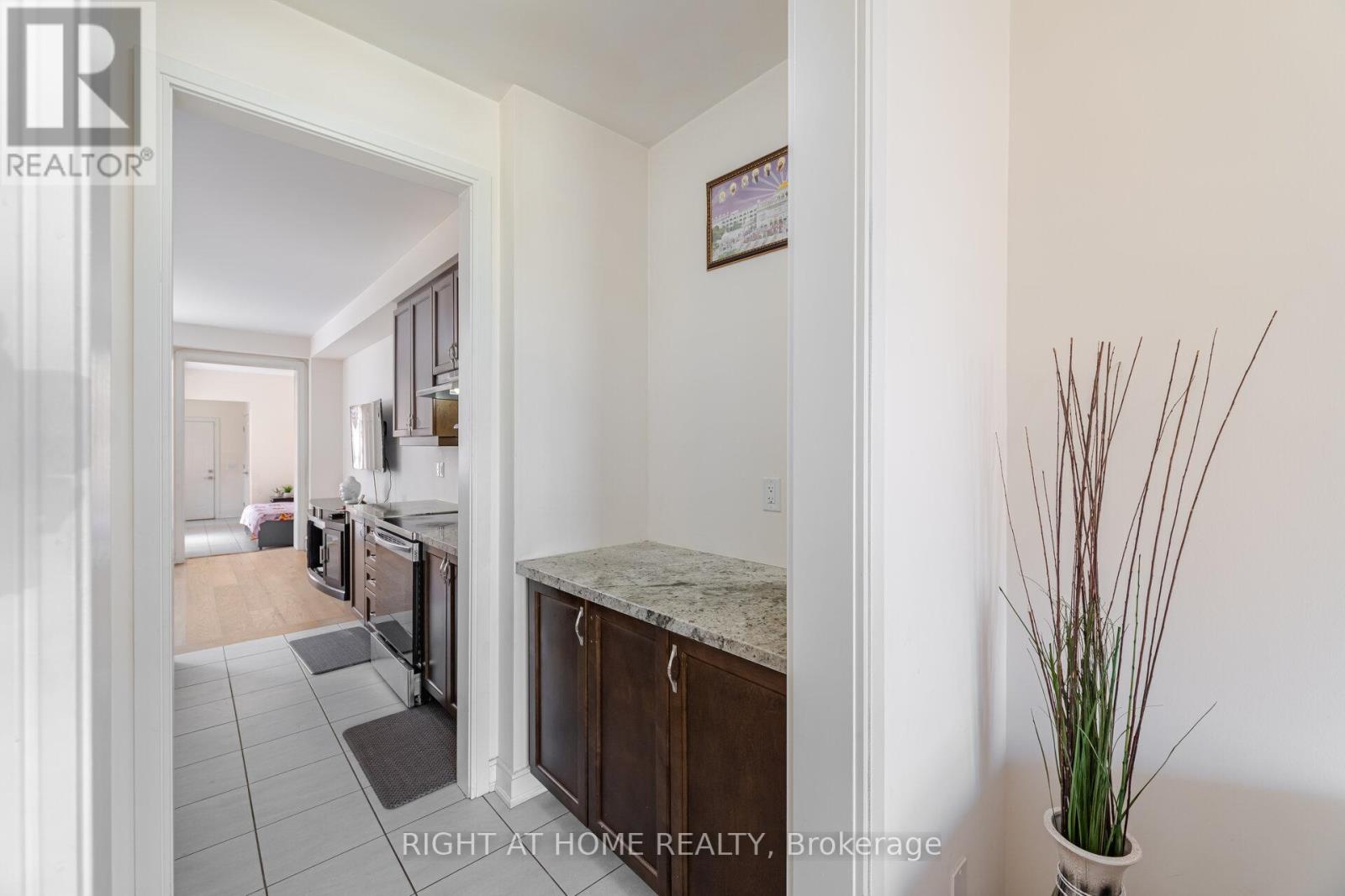 37 Nightjar Drive, Brampton, Ontario  L7A 5A1 - Photo 10 - W12106919