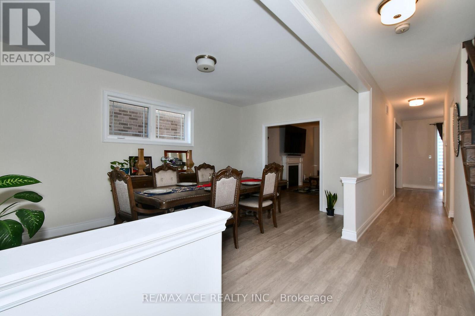 Property at 534 MACINTOSH GROVE image 5