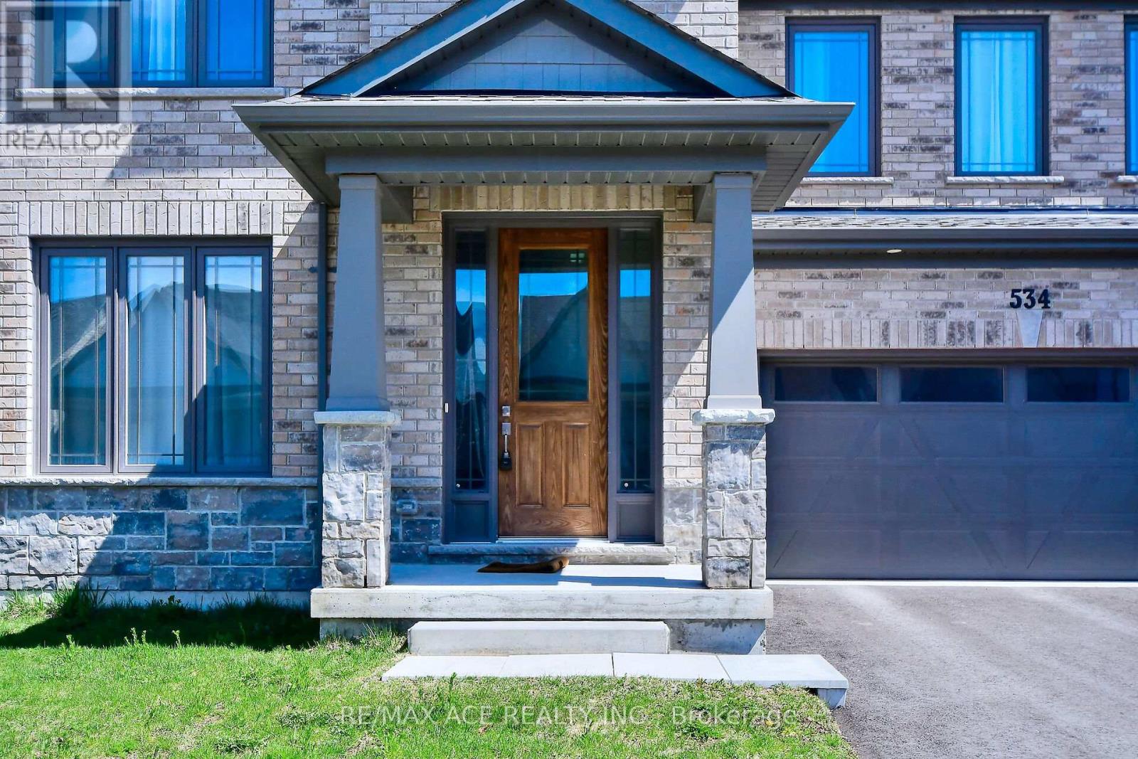 Property at 534 MACINTOSH GROVE image 3